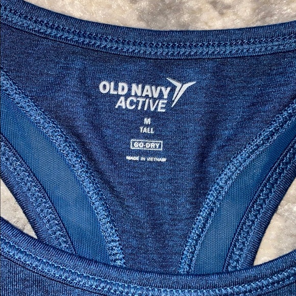 Old navy active tank - Picture 2 of 3
